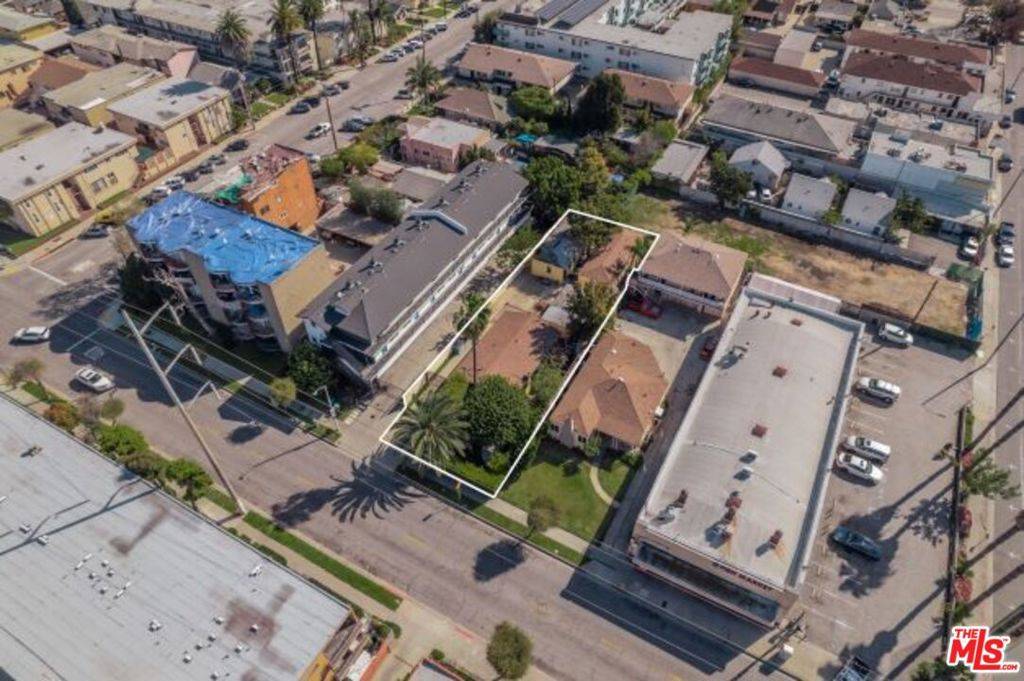 Inglewood, CA 90301,112 S Eucalyptus AVE
