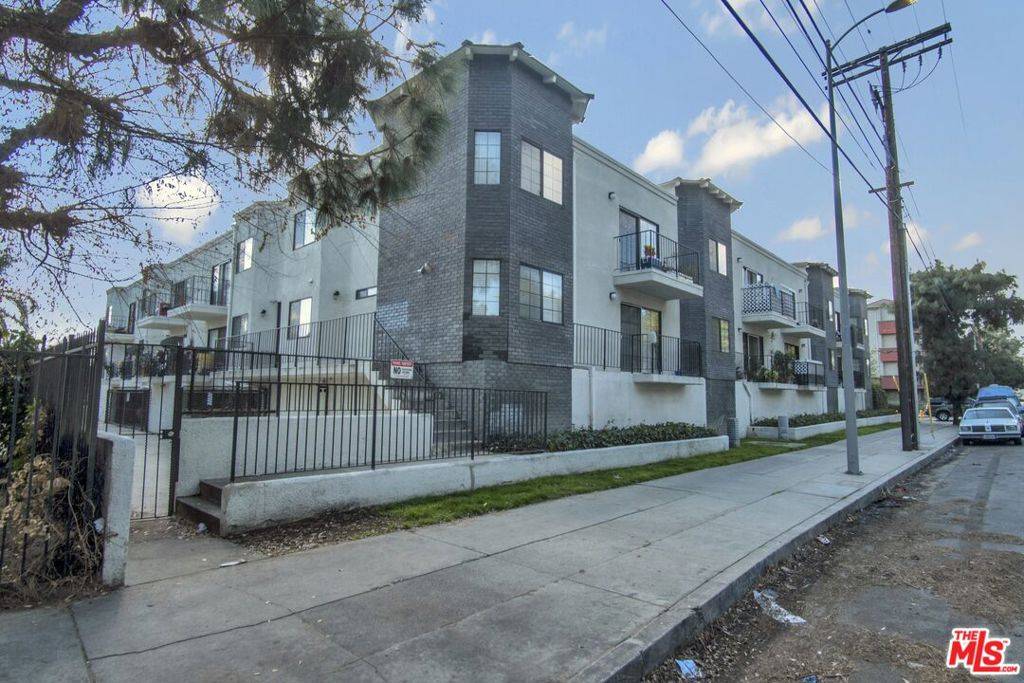 Canoga Park, CA 91303,7550 Jordan AVE