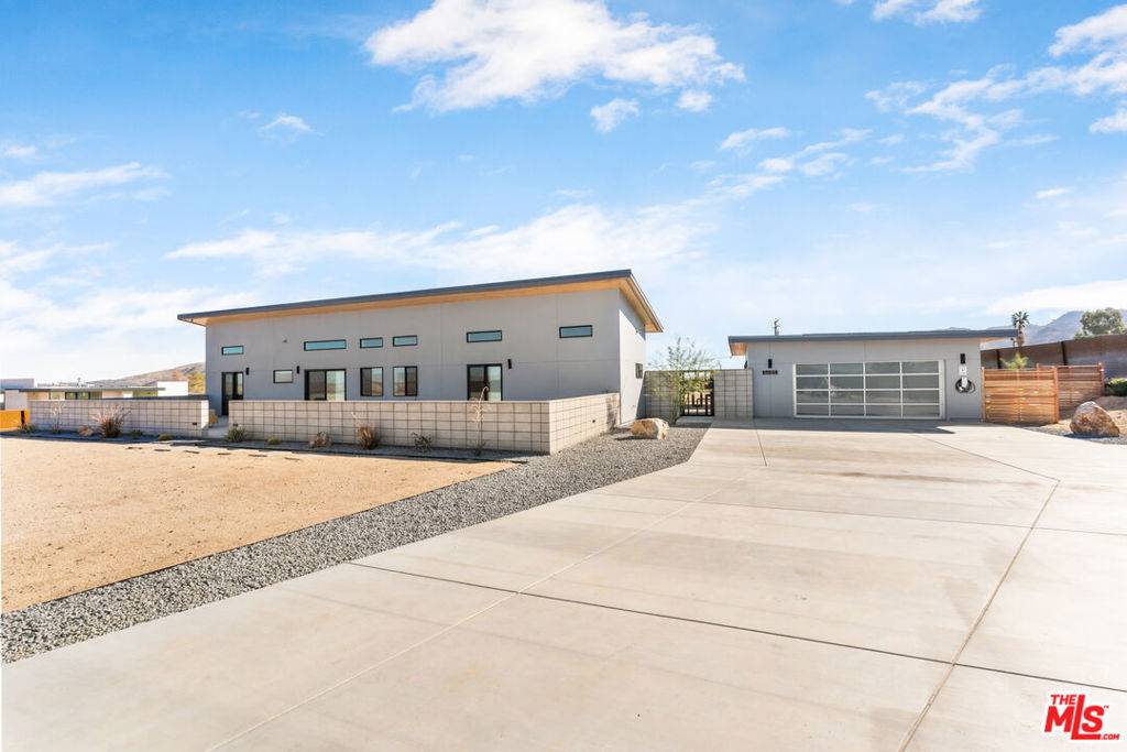 Joshua Tree, CA 92252,6655 Cascade RD