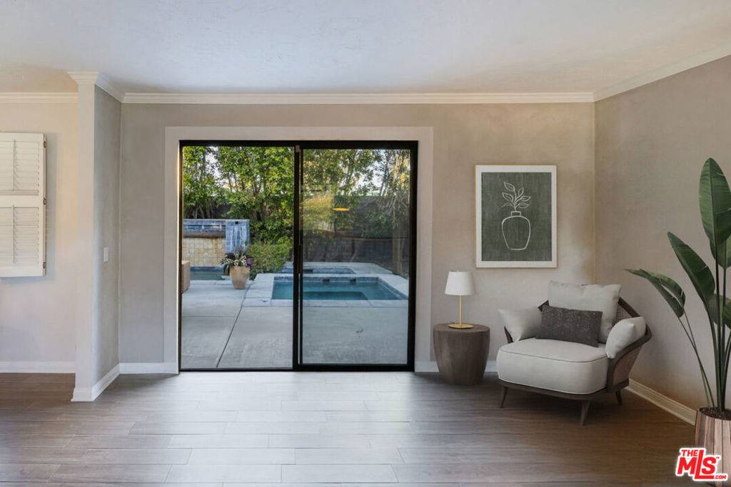 24417 Clipstone ST Woodland Hills, CA 91367