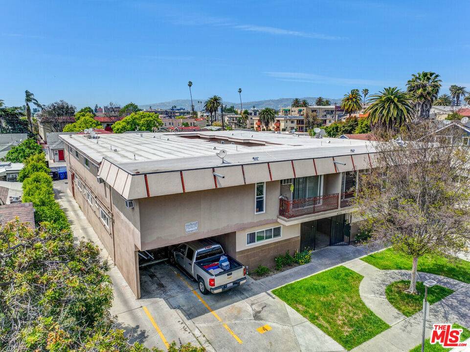 Los Angeles, CA 90004,423 N Harvard BLVD