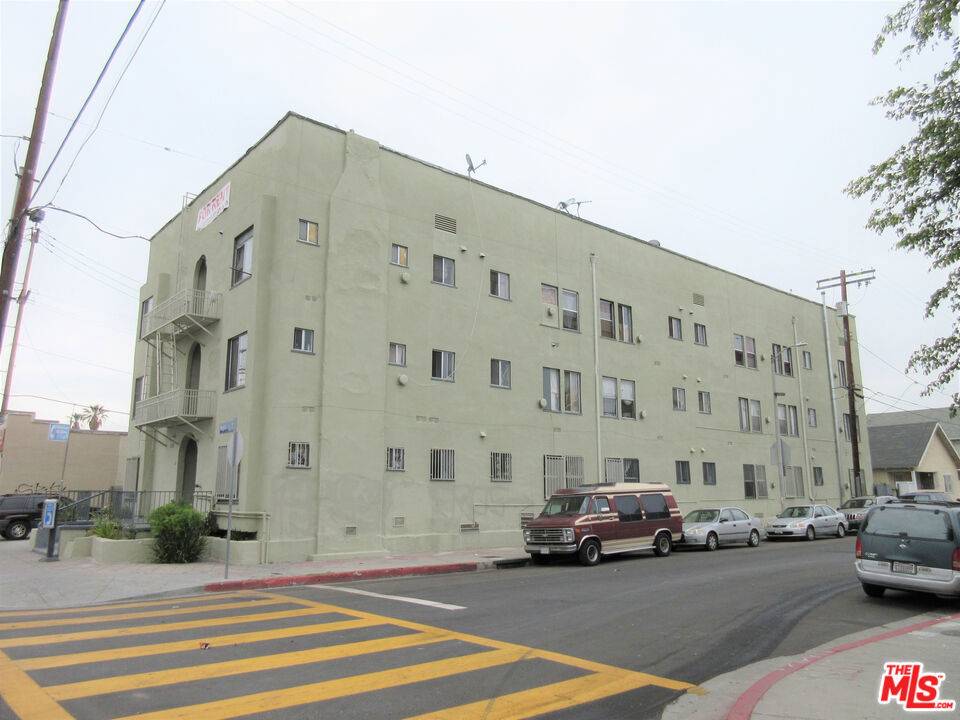 Los Angeles, CA 90011,2108 Maple AVE
