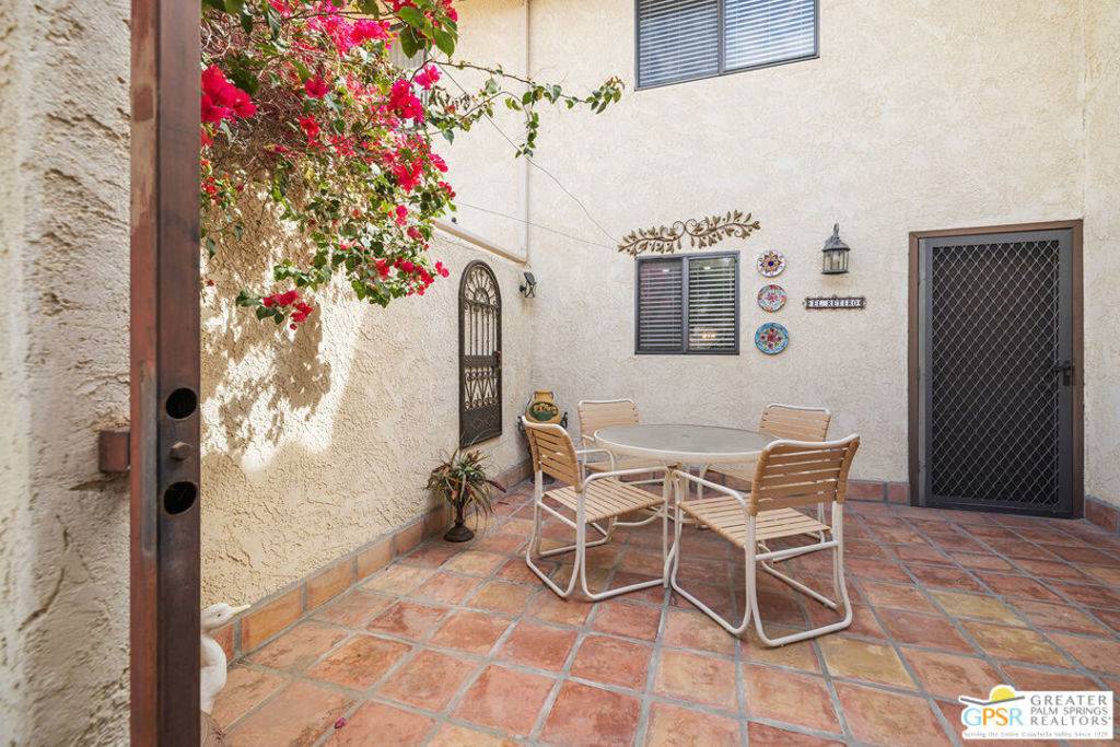 Palm Desert, CA 92260,310 Lakewood LN