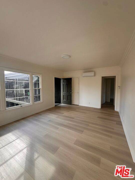 Los Angeles, CA 90004,4950 Beverly BLVD #4956 1/2