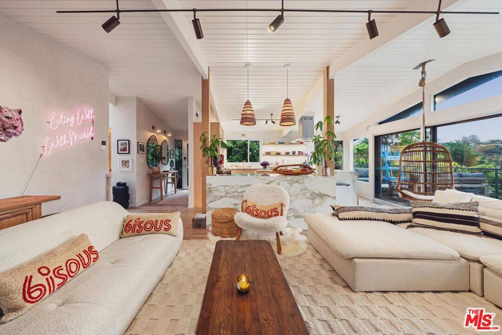 Santa Monica, CA 90402,295 Mabery RD