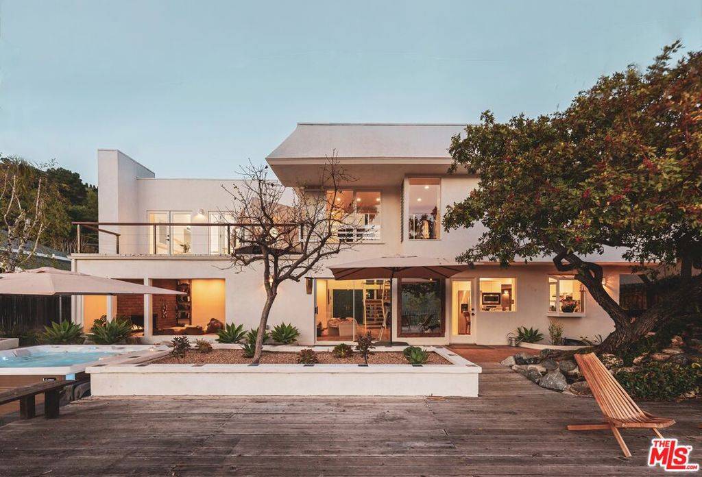 Los Angeles, CA 90049,2533 La Condesa DR