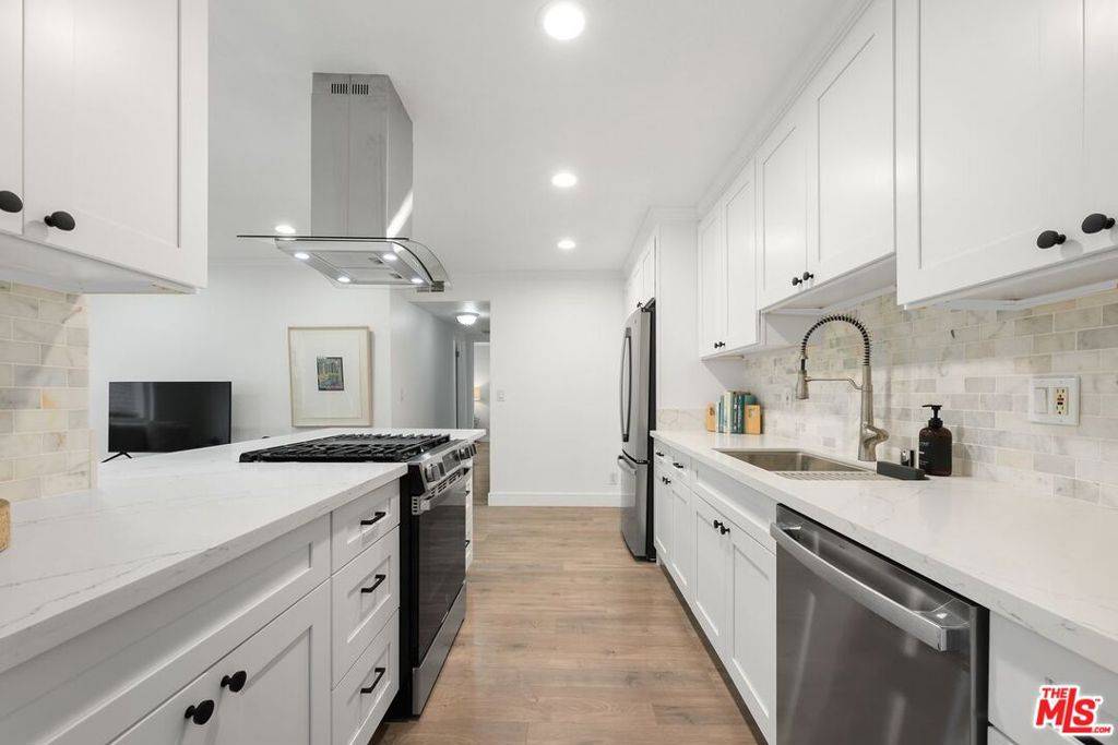 Hermosa Beach, CA 90254,2411 Prospect AVE #127
