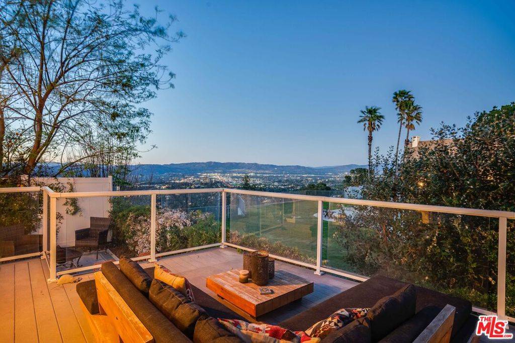 Topanga, CA 90290,1302 Zuni LN