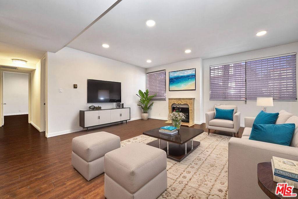 Los Angeles, CA 90027,3315 Griffith Park BLVD #101