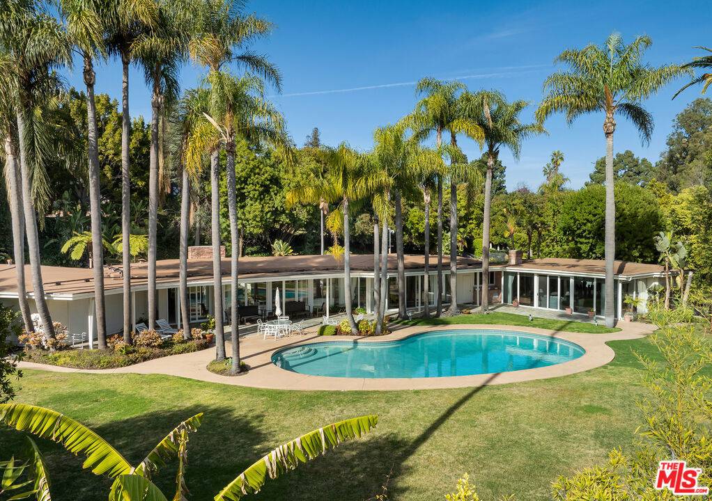 Los Angeles, CA 90077,235 St Pierre RD