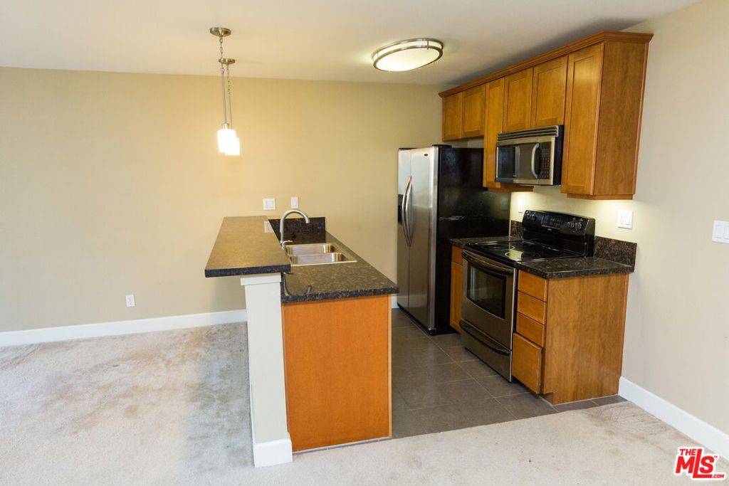 Los Angeles, CA 90024,10982 ROEBLING AVE #349