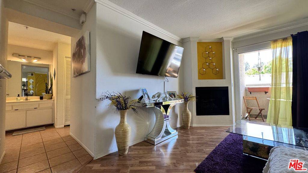Van Nuys, CA 91406,15455 Sherman WAY #9