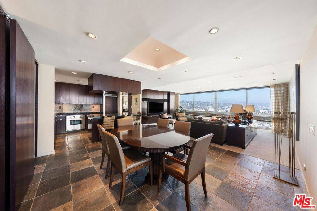 Los Angeles, CA 90067,2220 Avenue Of The Stars #2304-2305