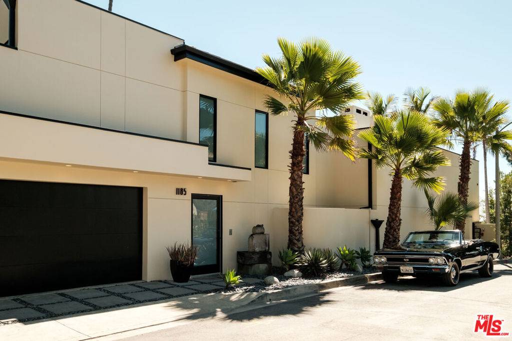 Beverly Hills, CA 90210,1185 Loma Linda DR