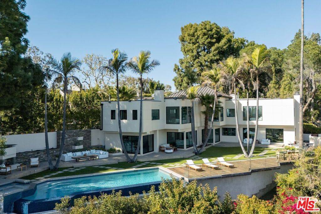 Beverly Hills, CA 90210,1185 Loma Linda DR