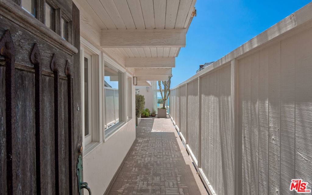 Malibu, CA 90265,24216 Malibu RD