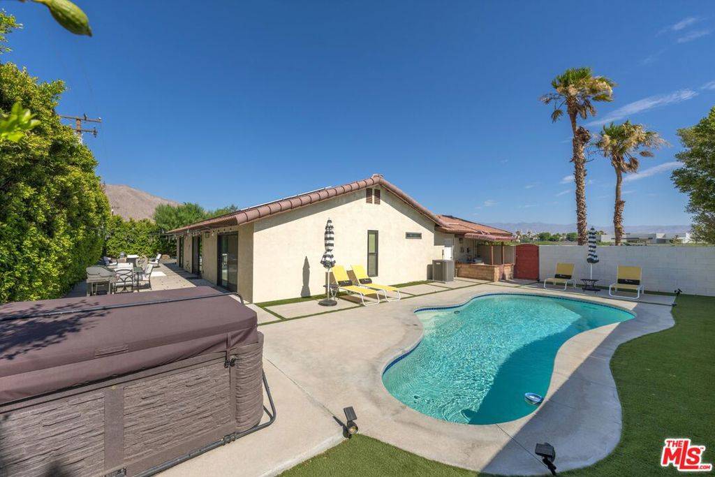 Palm Springs, CA 92262,401 E San Rafael DR