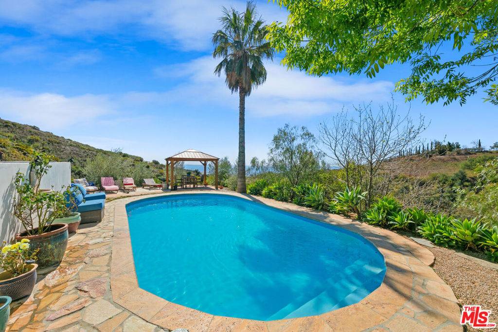 Malibu, CA 90265,2302 Latigo Canyon RD