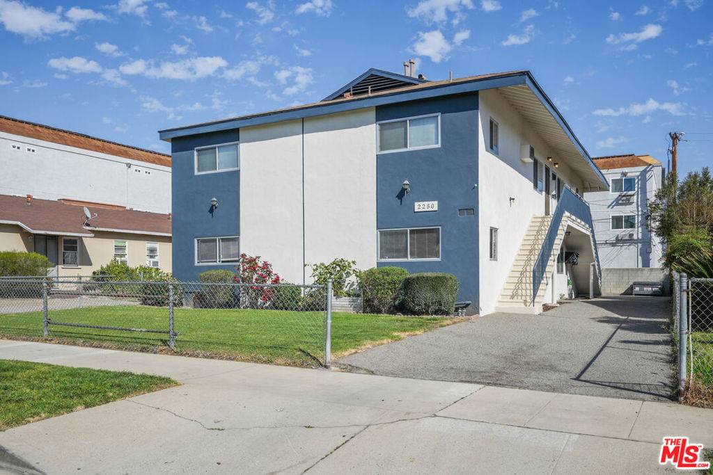 Burbank, CA 91504,2250 N Frederic ST