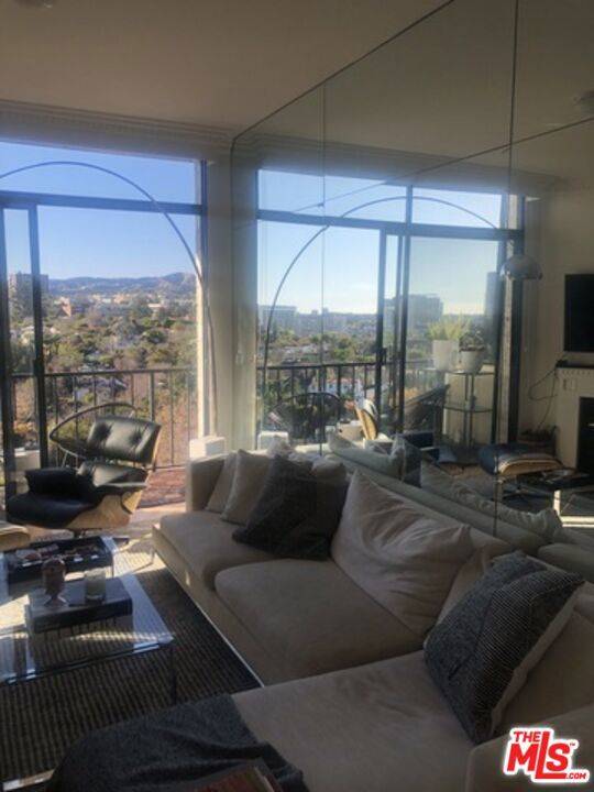 Los Angeles, CA 90024,10535 Wilshire BLVD #1810