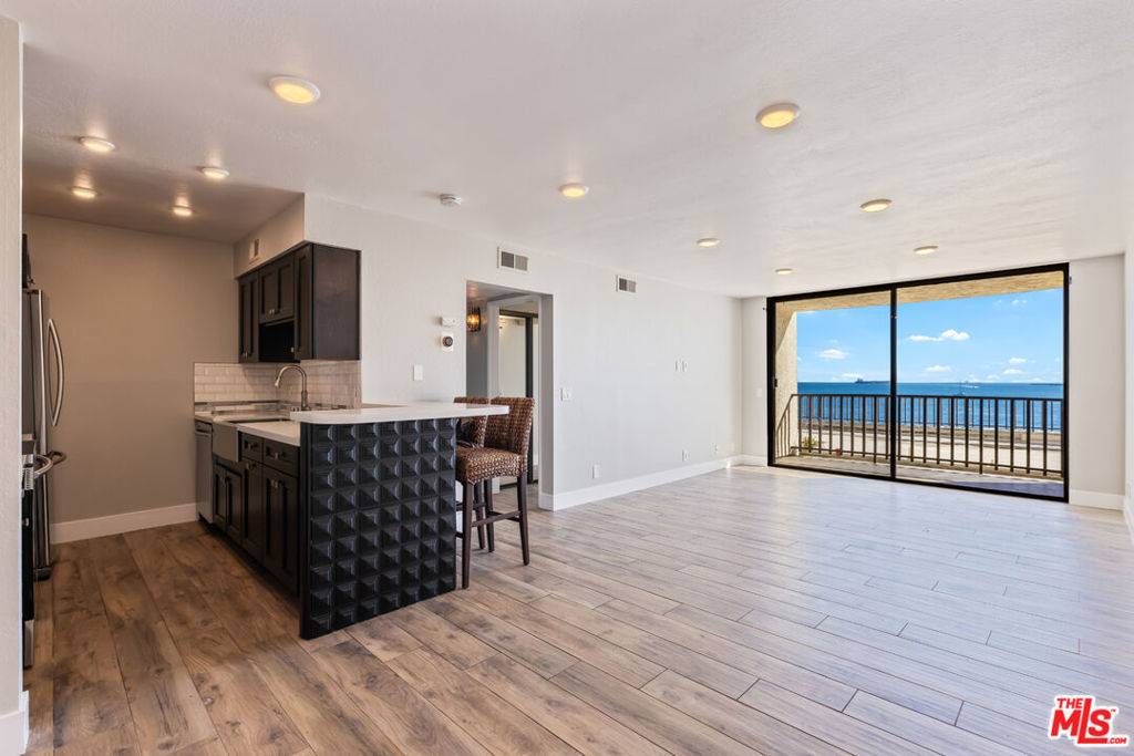 Long Beach, CA 90802,1140 E Ocean BLVD #114