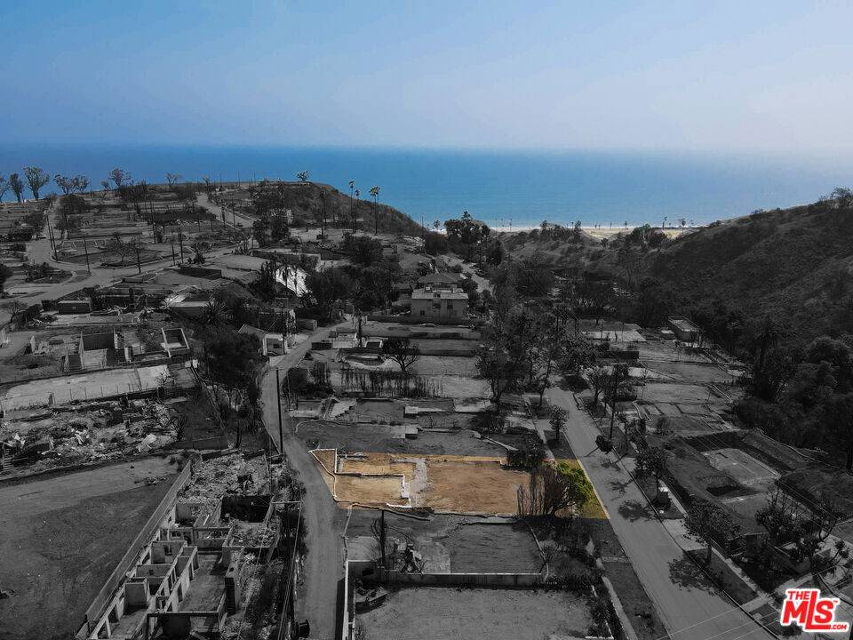 Pacific Palisades, CA 90272,582 Radcliffe AVE