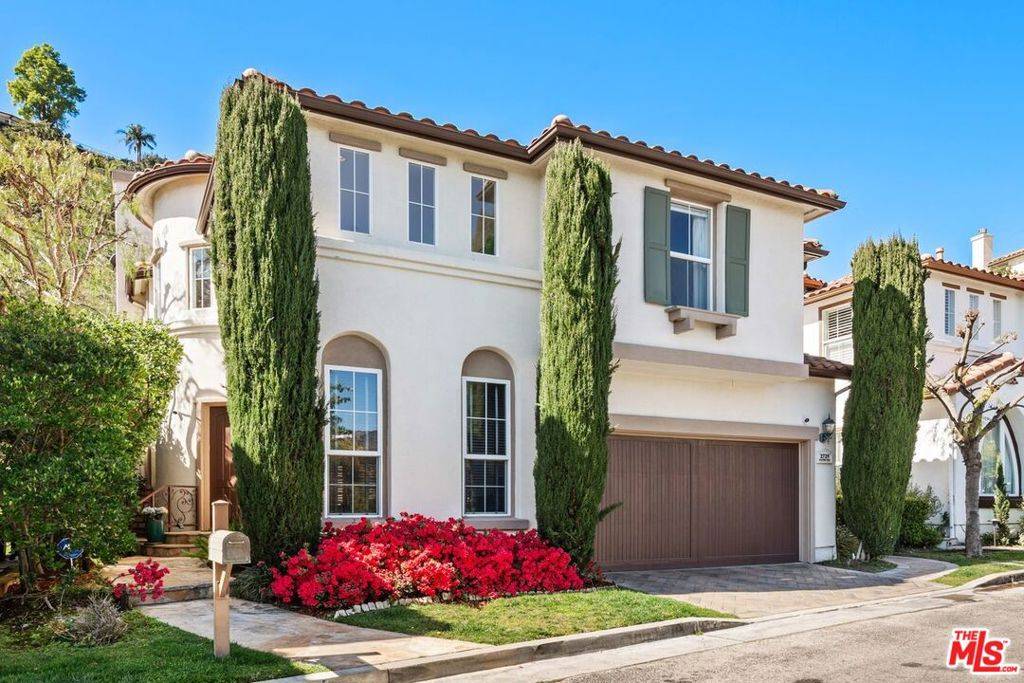 Los Angeles, CA 90068,2729 Hollyview CT