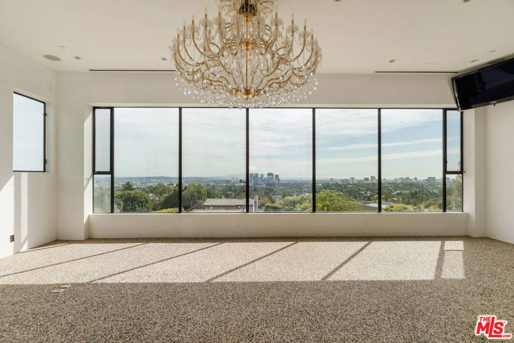Beverly Hills, CA 90210,1320 Summitridge DR