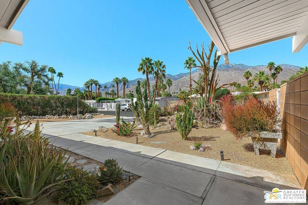 Palm Springs, CA 92262,250 N Burton WAY