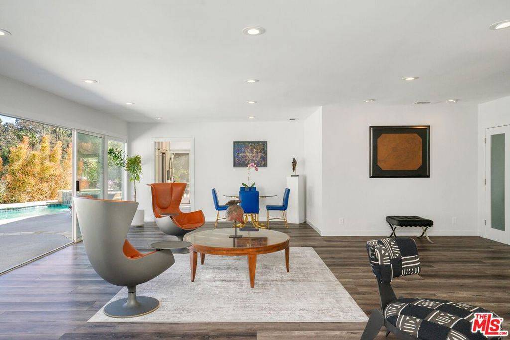 Encino, CA 91436,3965 Sapphire DR
