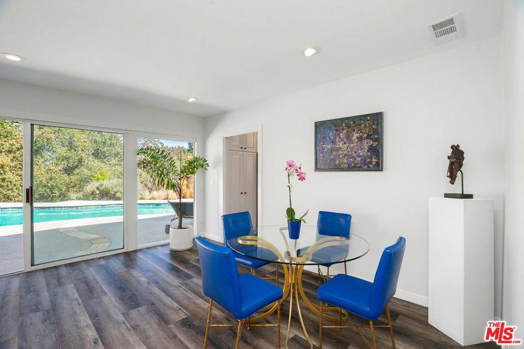 Encino, CA 91436,3965 Sapphire DR