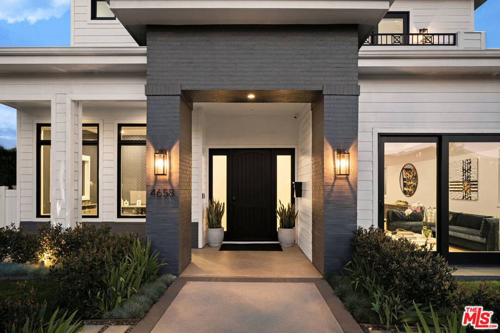 Sherman Oaks, CA 91423,4658 Mary Ellen AVE