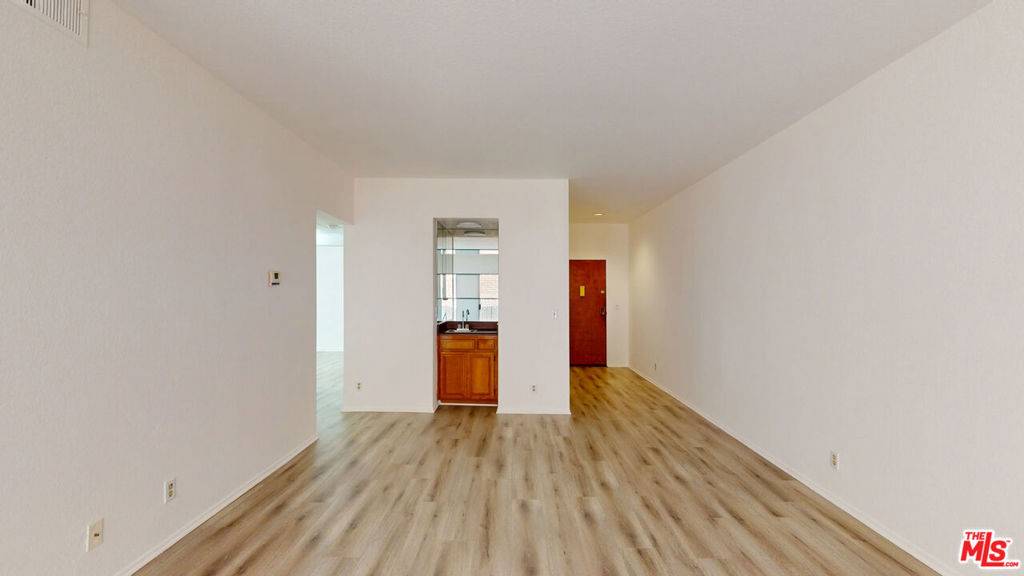 Encino, CA 91316,5135 Zelzah AVE #203