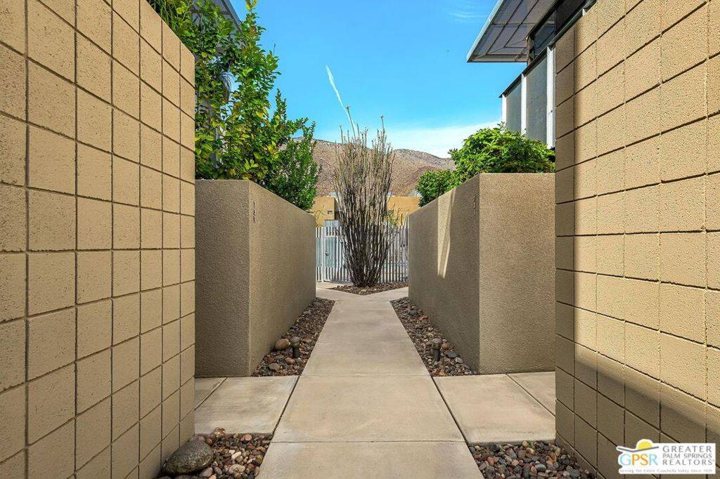 Palm Springs, CA 92262,731 E Arenas RD