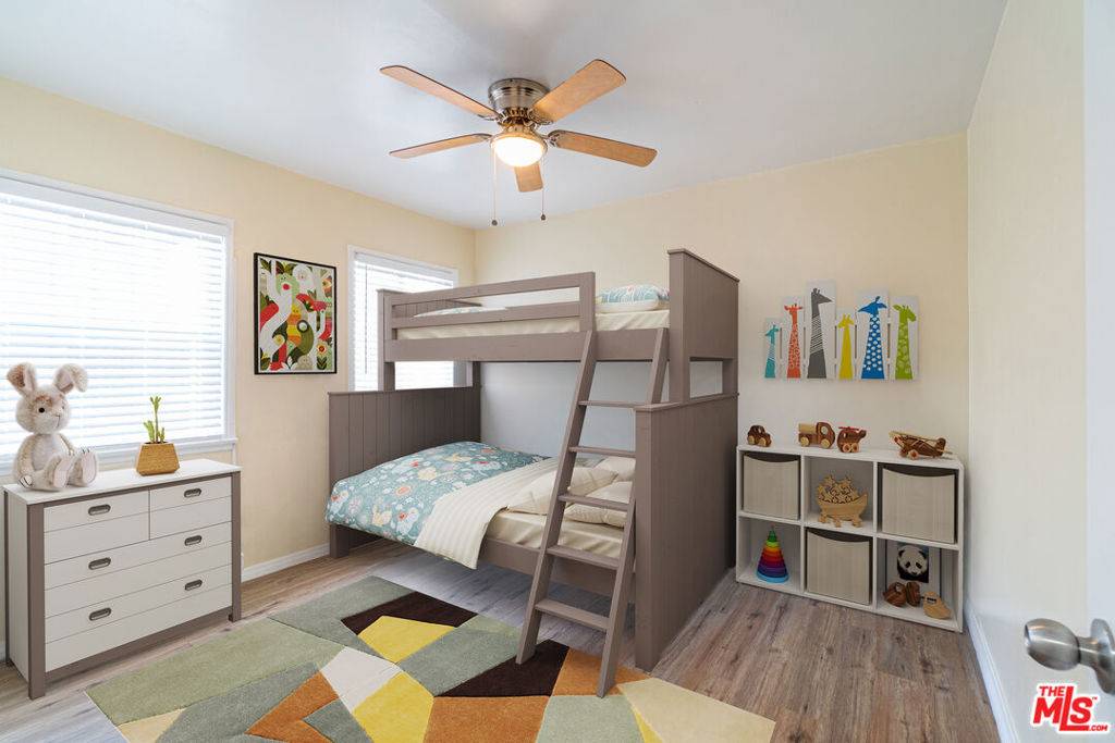 Los Angeles, CA 90016,5648 Corbett ST