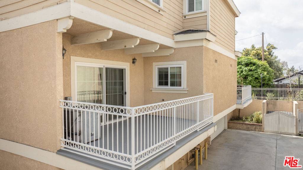 Downey, CA 90240,9344 Telegraph RD