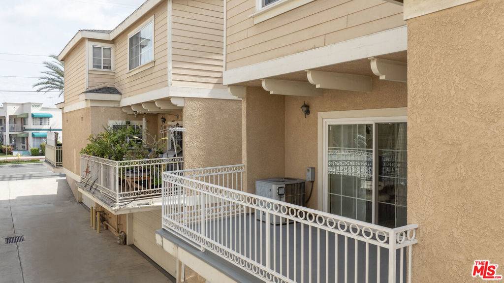 Downey, CA 90240,9344 Telegraph RD