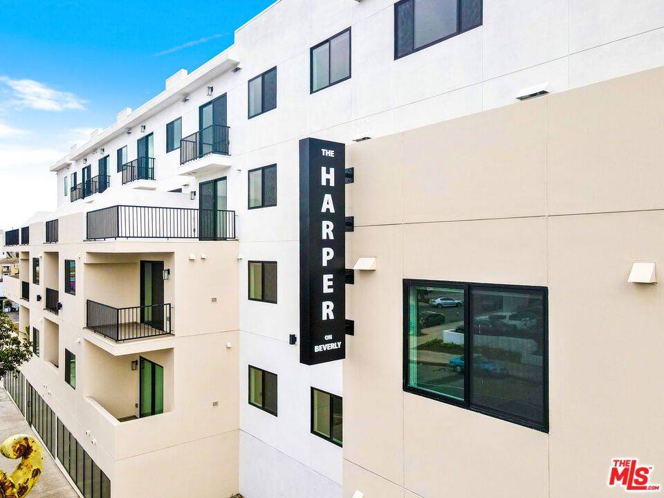 Los Angeles, CA 90004,3977 Beverly BLVD #303