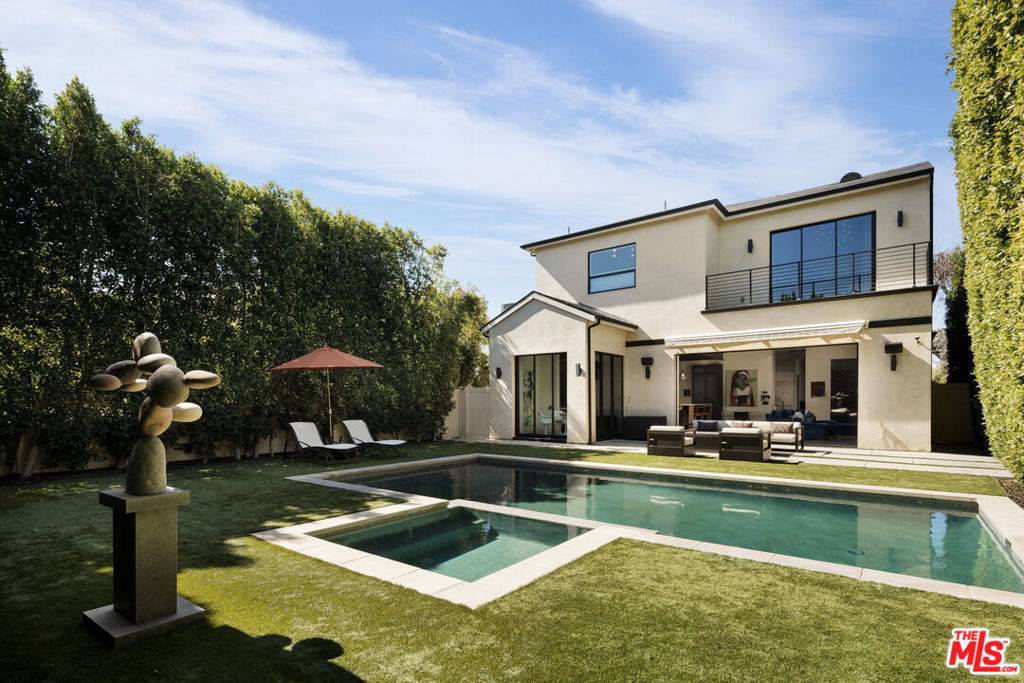 Encino, CA 91436,4922 Haskell AVE
