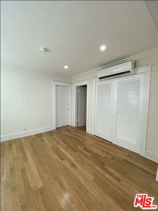Los Angeles, CA 90029,817 N Heliotrope DR