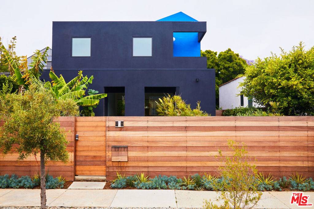 Venice, CA 90291,906 Superba AVE
