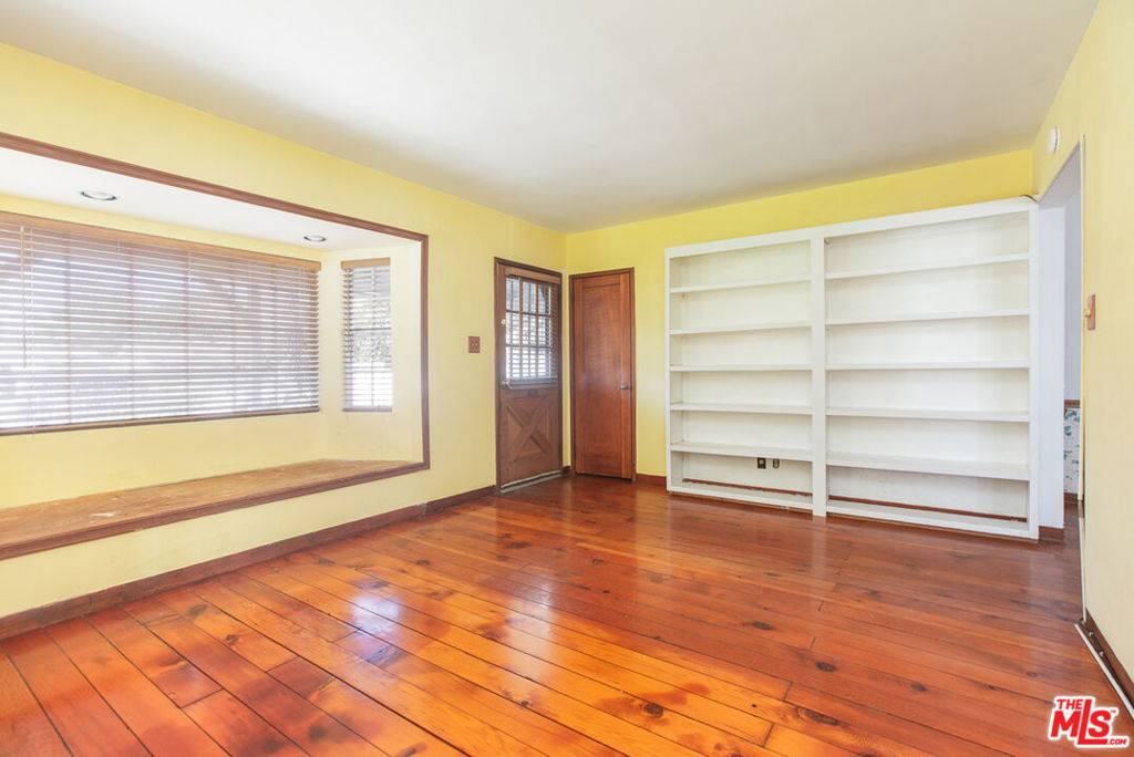 Sylmar, CA 91342,11350 Orcas AVE