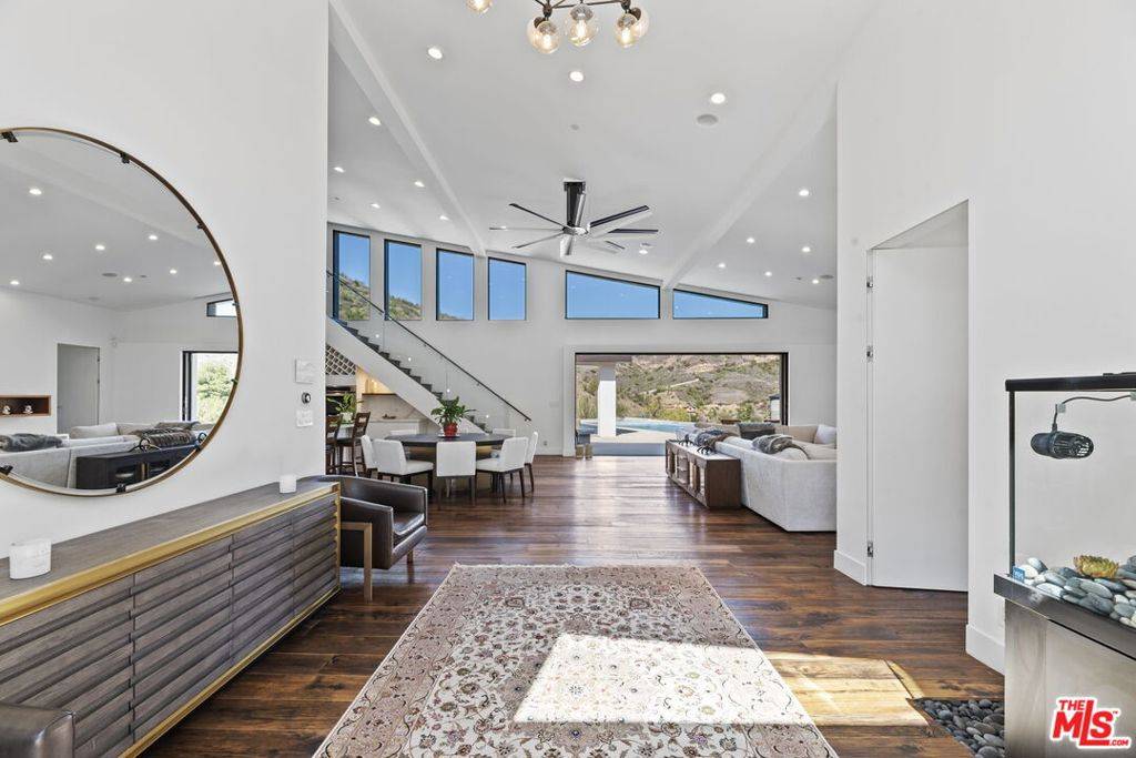 Agoura Hills, CA 91301,31830 Lobo Canyon
