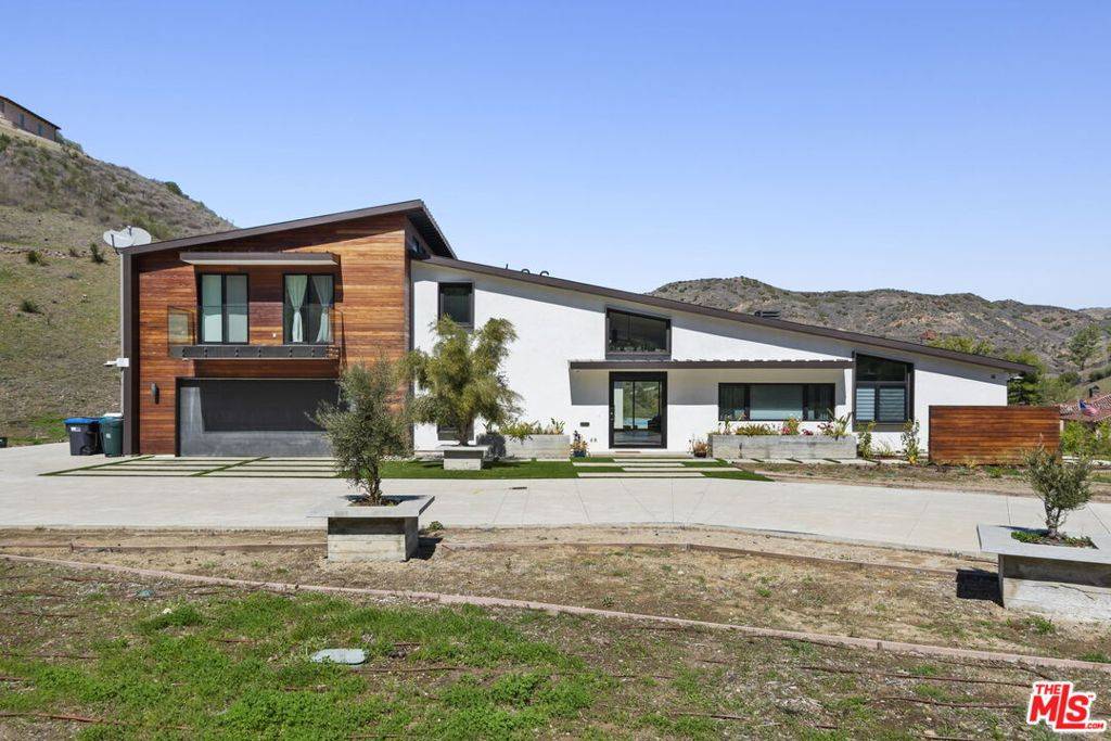 Agoura Hills, CA 91301,31830 Lobo Canyon
