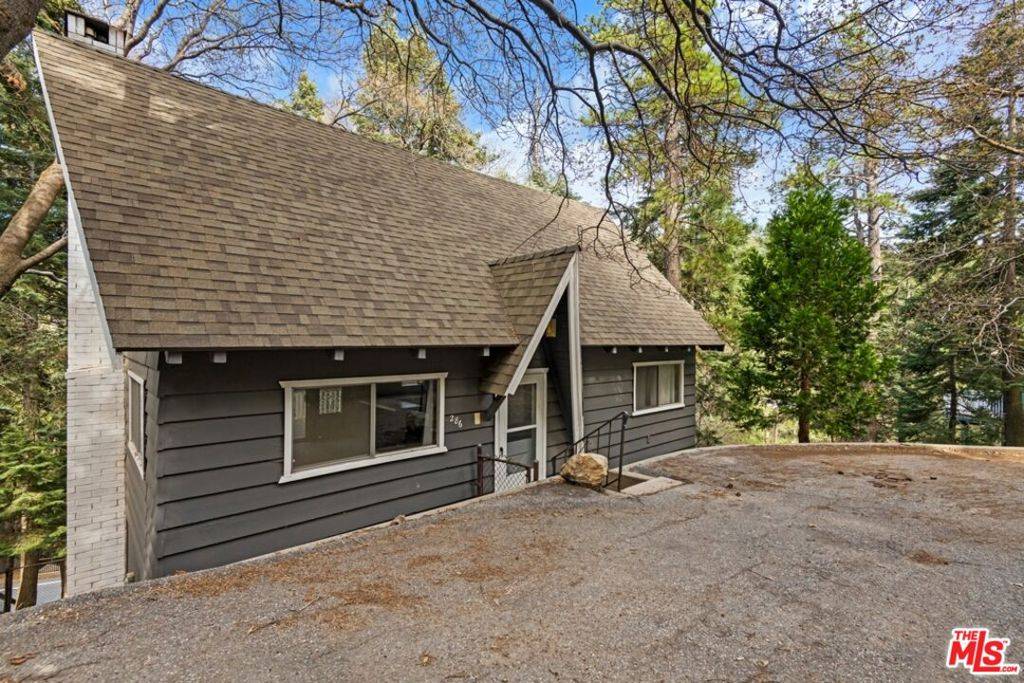 Lake Arrowhead, CA 92352,286 S Fairway DR