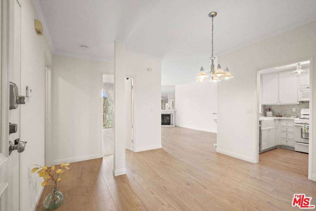 Playa Del Rey, CA 90293,8505 Gulana AVE #4217