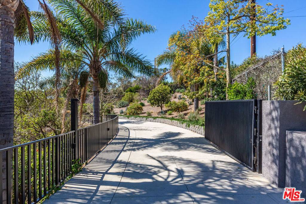 Malibu, CA 90265,29800 Cuthbert RD