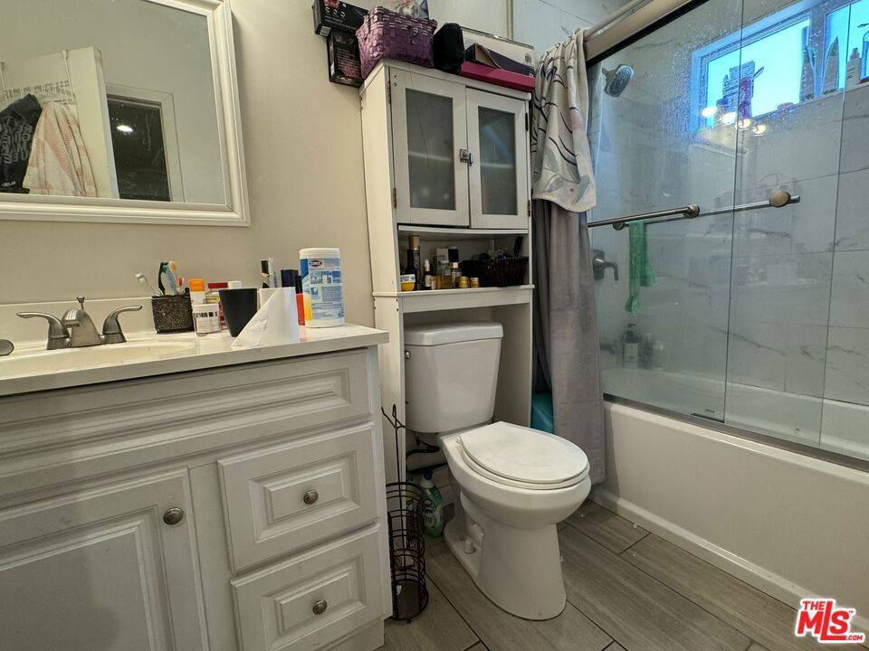 North Hills, CA 91343,8910 Noble AVE
