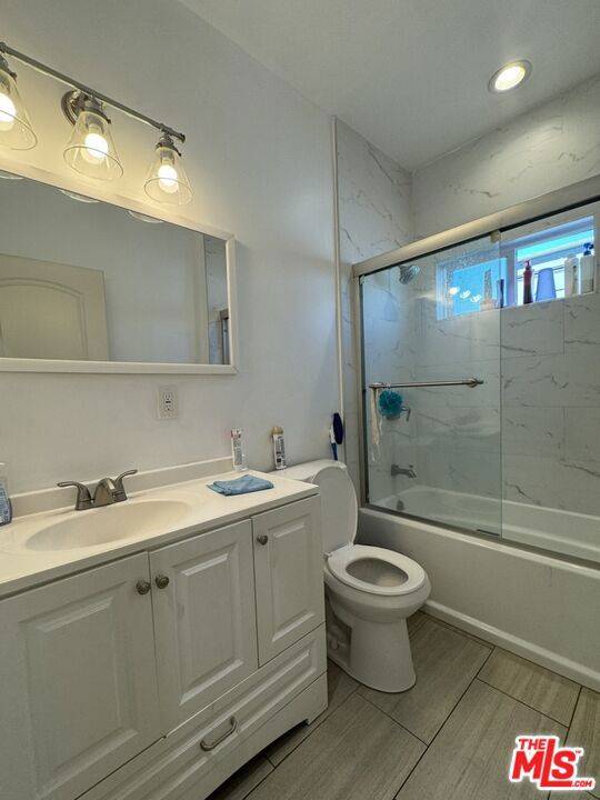 North Hills, CA 91343,8910 Noble AVE