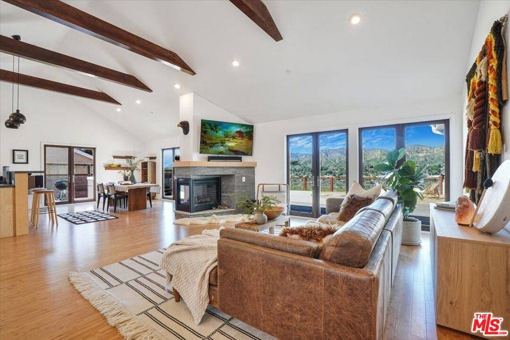 Shadow Hills, CA 91040,10763 Wheatland AVE